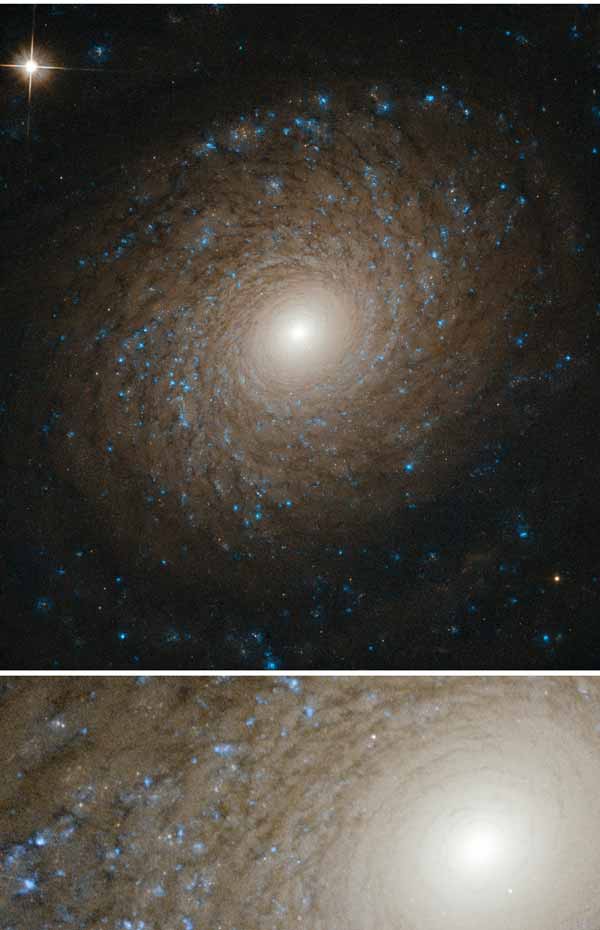 Galaxy NGC 2985 spiral galaklsi tapi di bagian dalam berbeda bentuk
